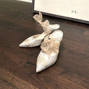 NIB Something Bleu Bridal Elvie heels in light blue damask